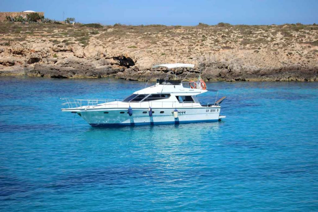 Barca Clair de lune a Lampedusa