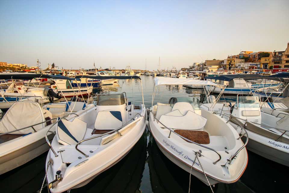 Rent Motors for Boats Noleggio barche a Lampedusa